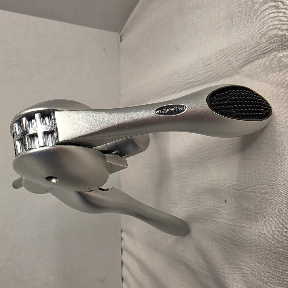 Metrokane Rabbit Corkscrew‎ And Houdini Silver Aerating Pourer Set